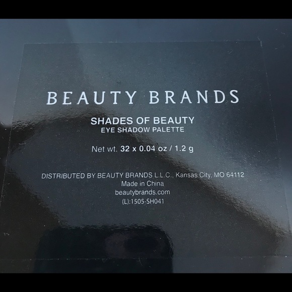 NWT Eyeshadow Palette - Picture 4 of 4